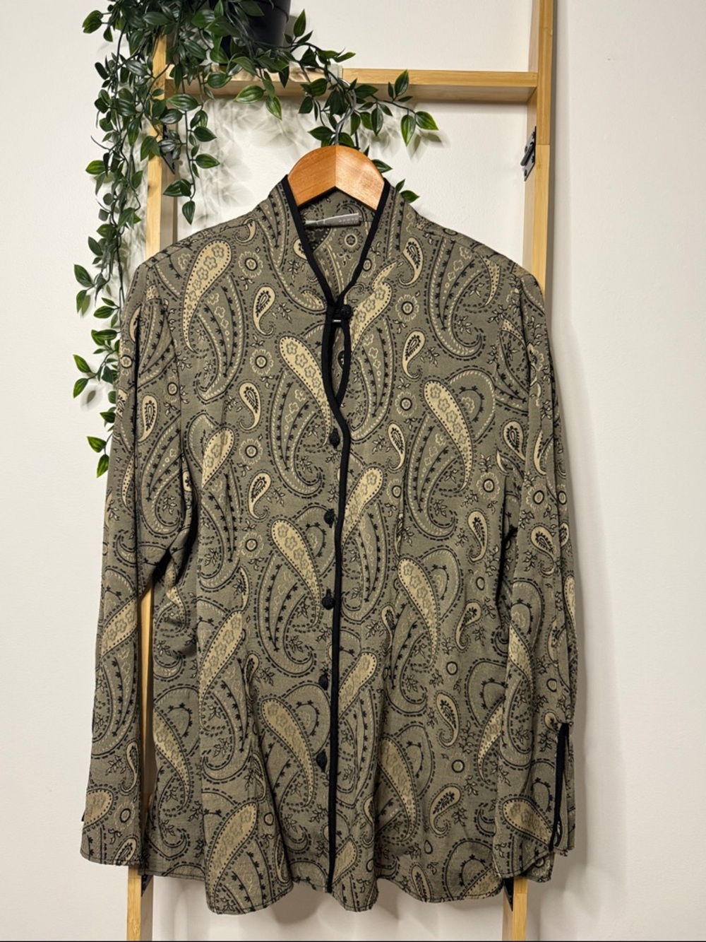 Vintage 80s Dressbarn Woman Paisley Blazer Black Trim ( XL/ 1X )